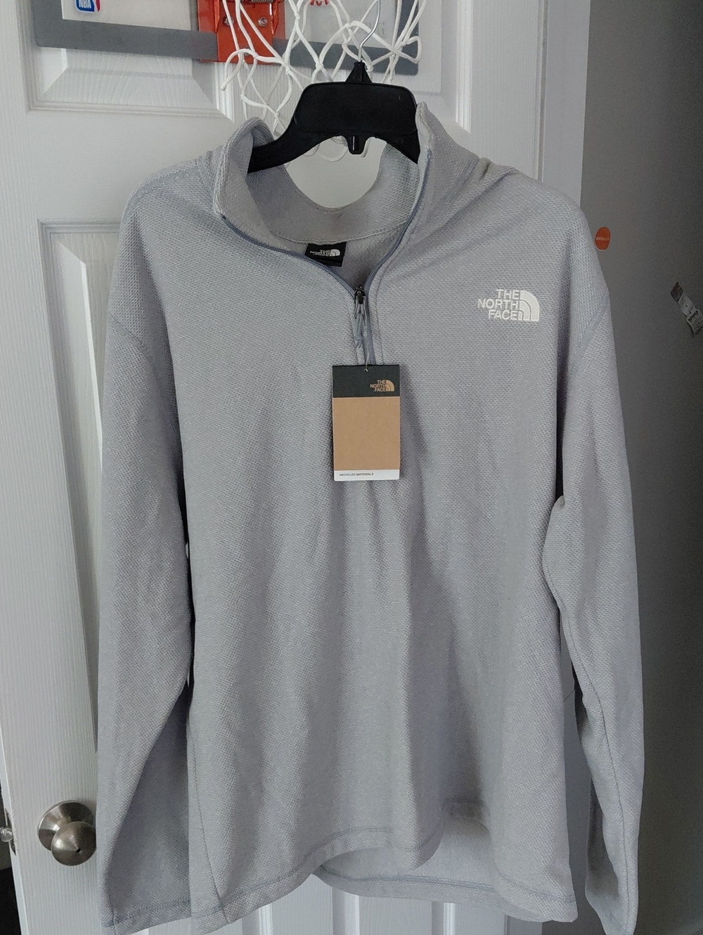 The North Face Men's Light Gray Quarter-Zip Pullover